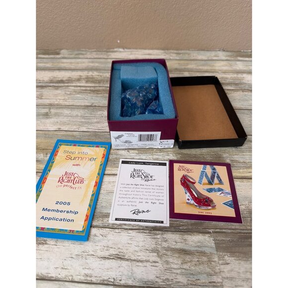 Just The Right Shoe Raine Carlton Cards Lady Luck Tangerine 2005 #25253 NEW - Picture 2 of 14